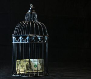 Read more about the article 11 Money Traps Keeping You Broke (And How to Avoid Them!)